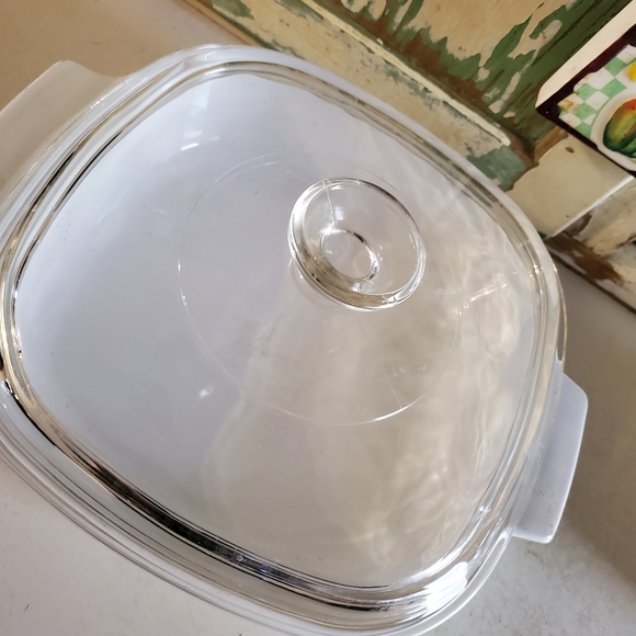 Rare Vintage 2 qt Pyrex Casserole Dish La Marjolaine - Picture 2 of 7